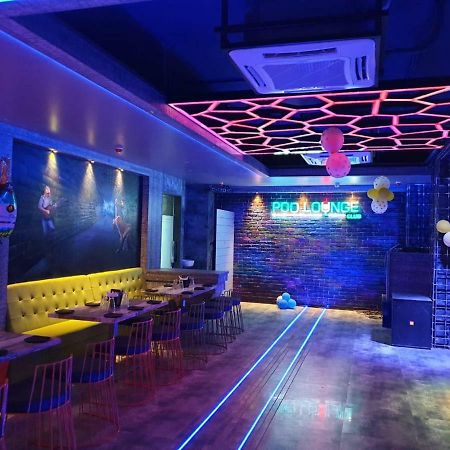 Virat Ambe Sports Club Hotell Ulhāsnagar Eksteriør bilde