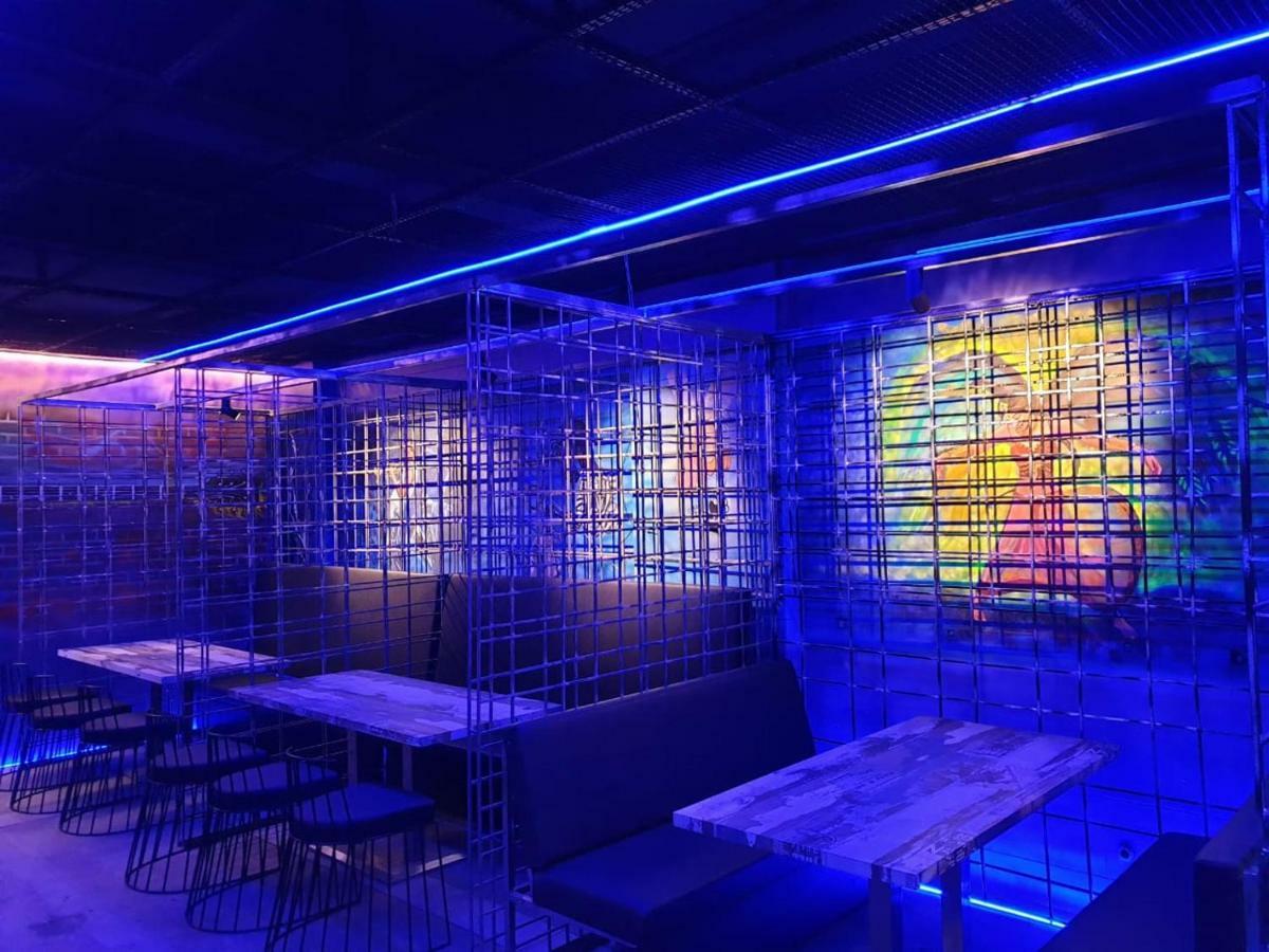 Virat Ambe Sports Club Hotell Ulhāsnagar Eksteriør bilde